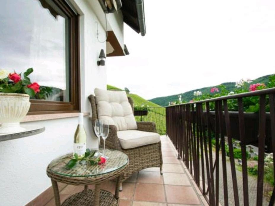 Chateau-De-La-Moselle Kinheim Buitenkant foto