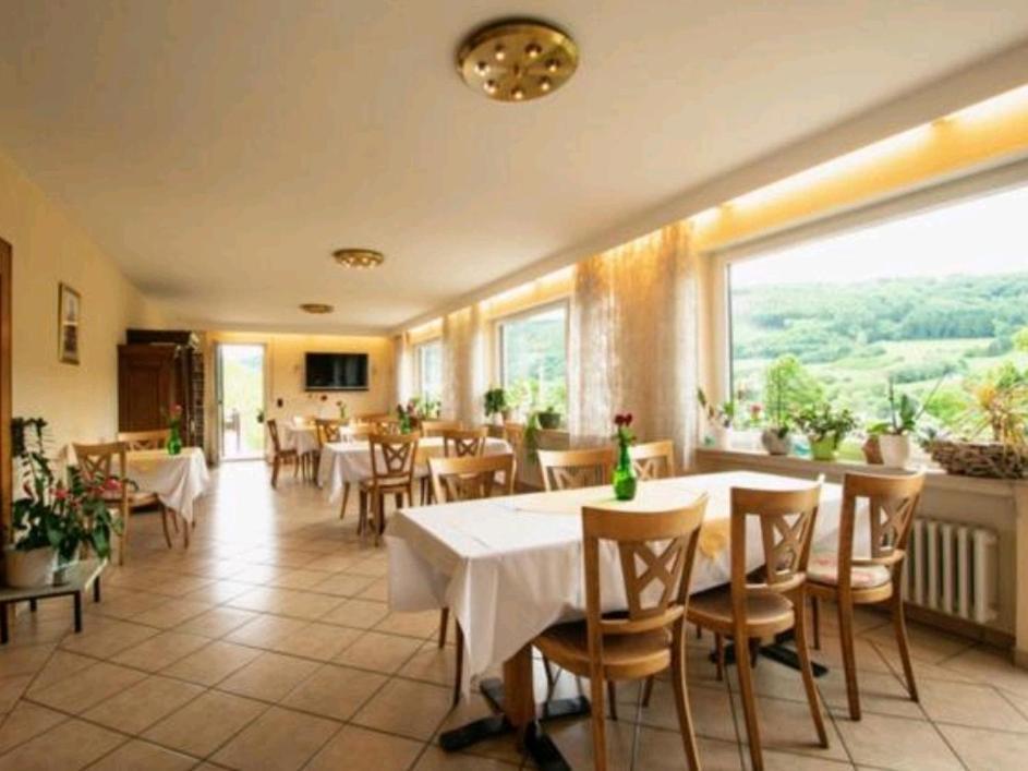 Chateau-De-La-Moselle Kinheim Buitenkant foto